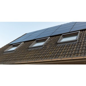 Velux dakvenster rolluik op zonne energie
