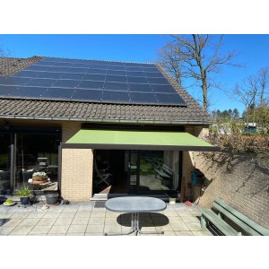 Realisatie groen Knik Pro zonnescherm