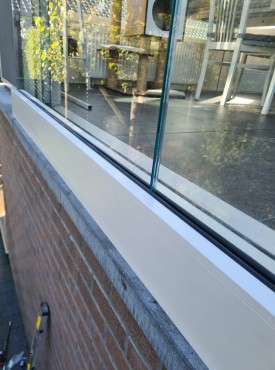 Glazen balustrades met onderprofiel