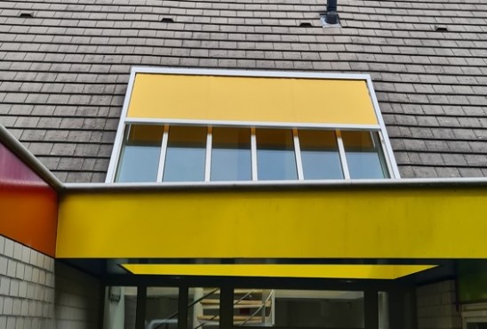 Realisatie van gele verandazonwering